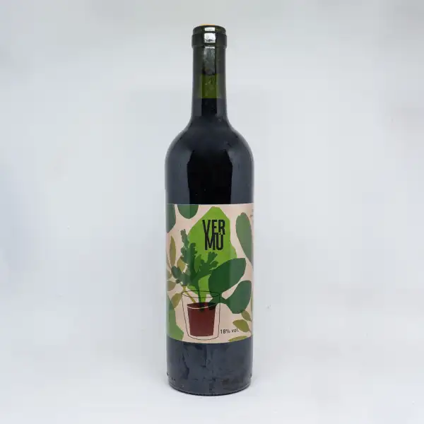 Vermute tinto com botânicos brasileiros
